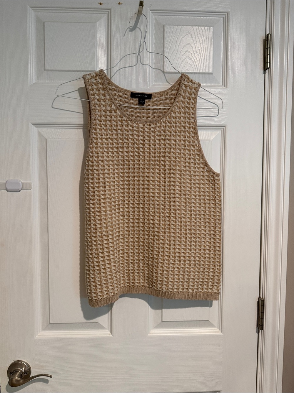 Ann Taylor Cream and Tan Houndstooth Knit Camisole